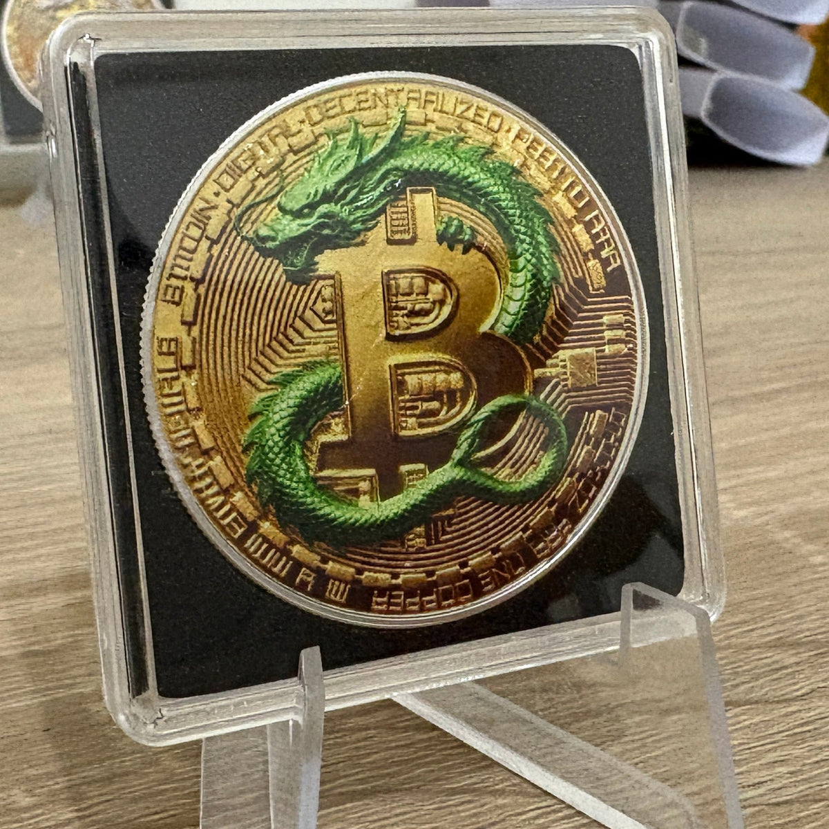 比特幣龍形銀幣 綠色 純銀999 1盎司銀幣 圖2（正面）